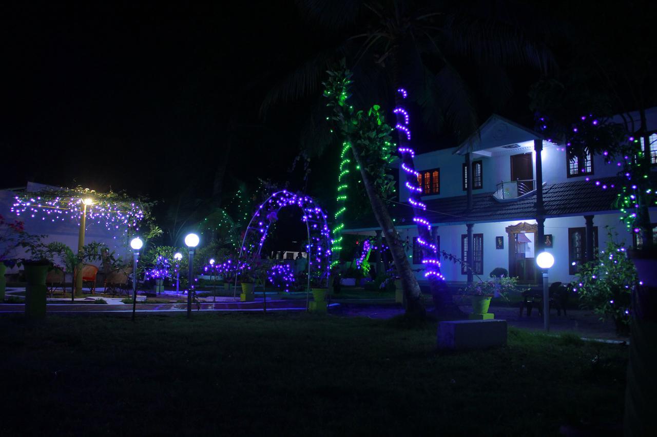 Marari Peterland Appartement Alappuzha Buitenkant foto
